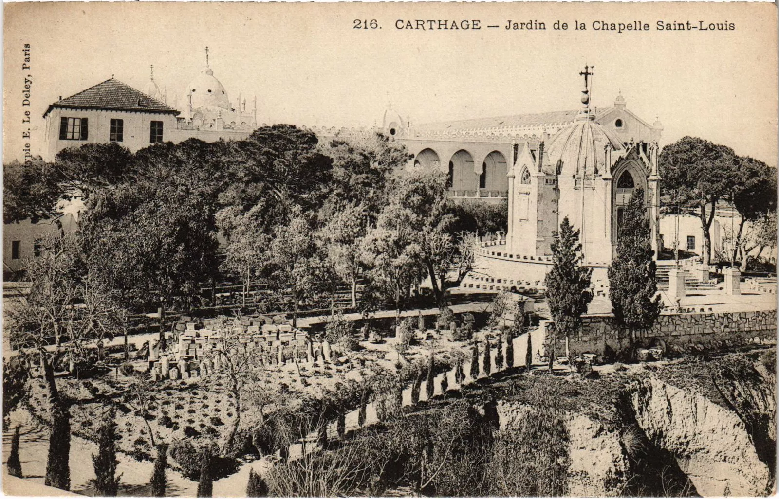 Old postcard of the Saint-Louis chapel garden on the hill of Byrsa, with the arcaded museum.